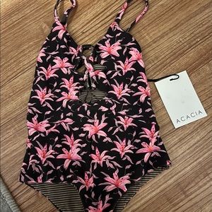 NWT Acacia Honey Madonna Kokomo size P